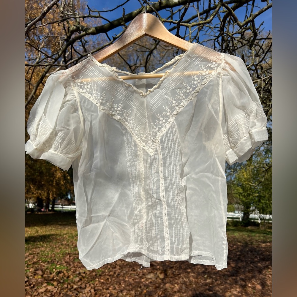 1940’s Vintage Sheer Ivory Puff Sleeve Embroidery Detail Back Button Blouse